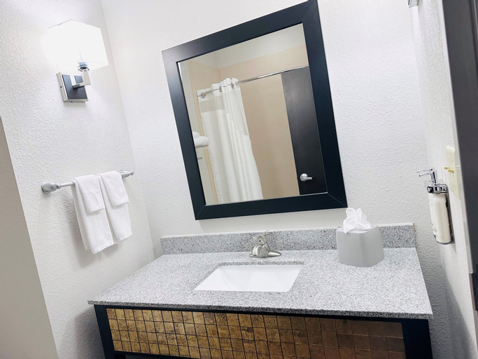 Bathroom 24