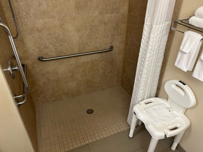 Bathroom 5, Quality Inn & Suites Bradford, Mc Kean