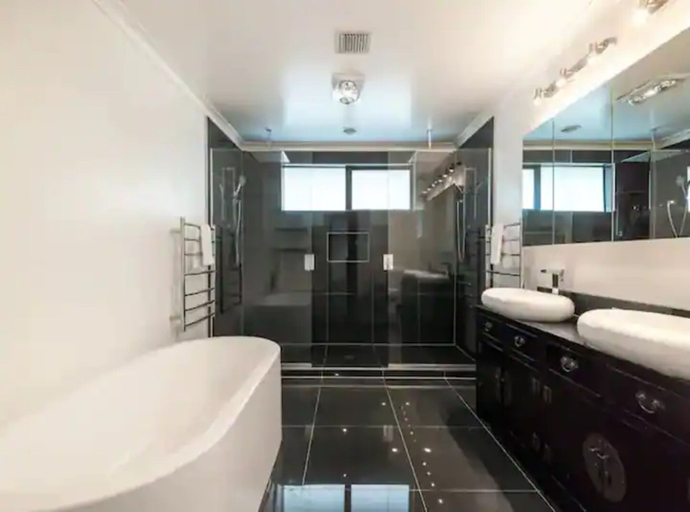 Others 4, North Shore Mansion With 20M Pool, Waitakere