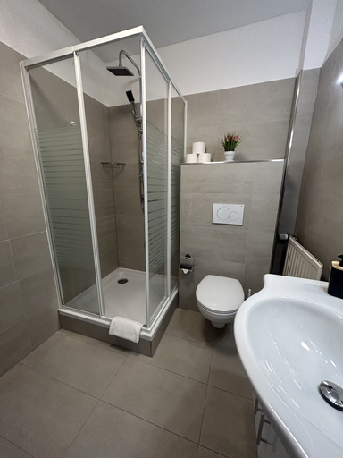 Bathroom 5, Hotel Hasselberg, Kaiserslautern