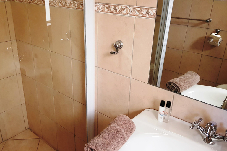 Bathroom 4, Seemansrust, Langebaan 9-sleeper, West Coast