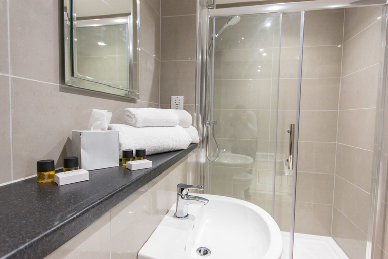 Bathroom 4, St Nicholas Hotel, Essex
