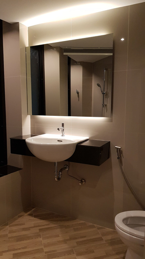 Bathroom 4, B & B Patong Beach House, Phuket Island