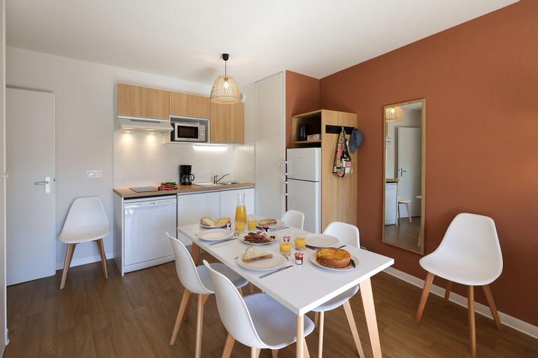 Dining Room 6
