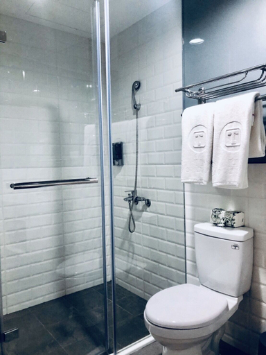 Bathroom 2, T.O Hotel Main Station, Taipei City