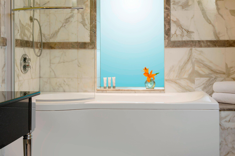 Bathroom 12