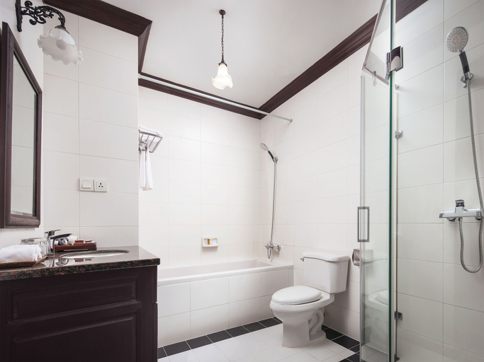 Bathroom 5, Chateau d'Angkor La Residence, Siem Reap