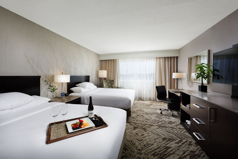 Bedroom 4, Hilton Cincinnati Airport, Boone