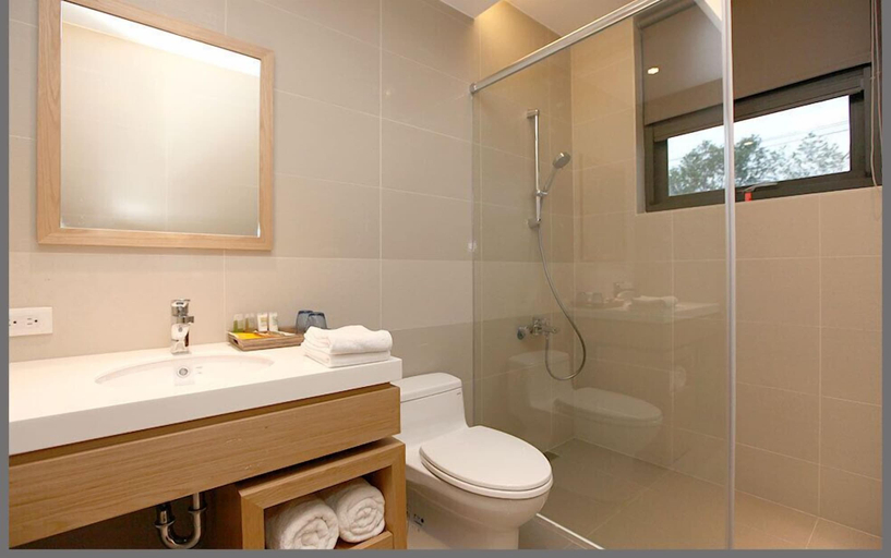 Bathroom 3, Lovely Pond Hostel, Yilan