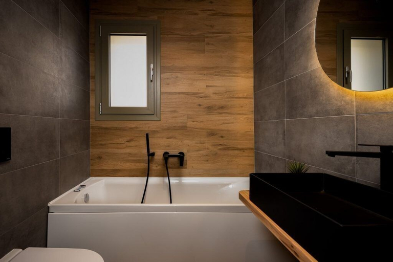 Bathroom 4, Costa D' Ifesto, North Aegean