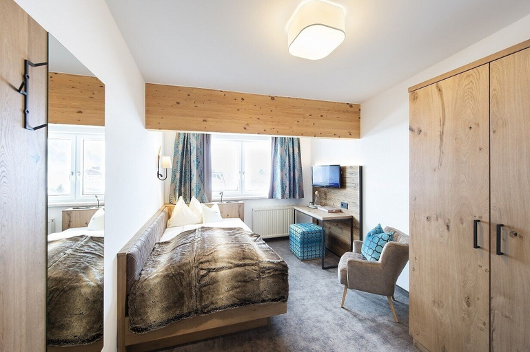 Bedroom 3, Hotel Zehnerkar & Hotel Obertauern, Sankt Johann im Pongau