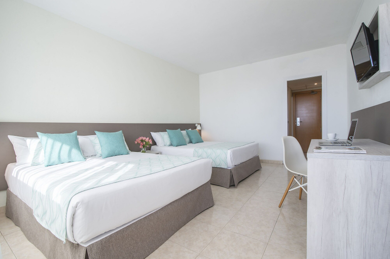 Bedroom 3, Hotel Lloret Santa Rosa by Pierre & Vacances, Girona