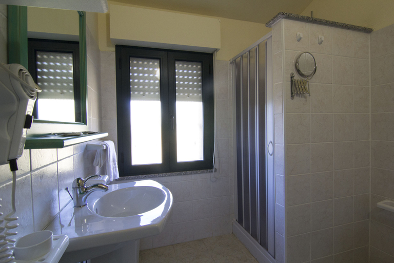 Bathroom 3, Agriturismo Sa Rocca, Carbonia-Iglesias