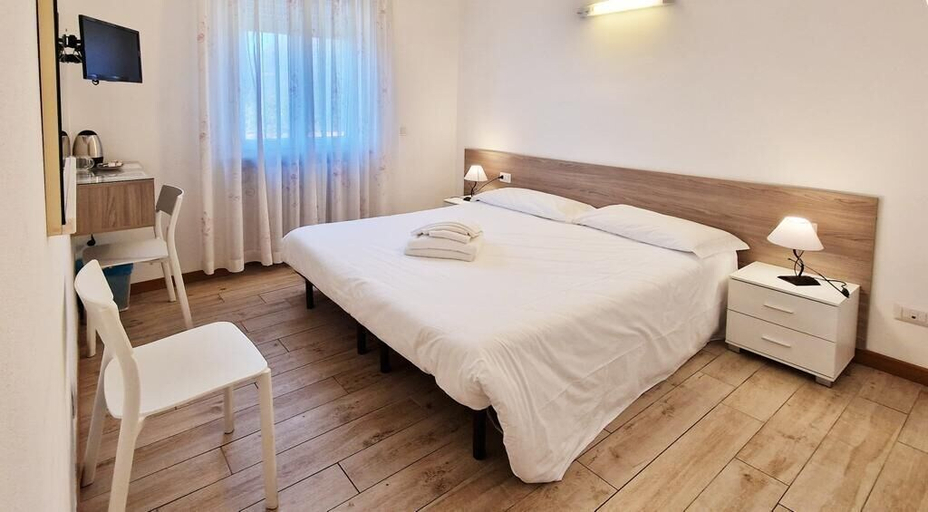 Bedroom 4, Hotel Beretta, Lecco