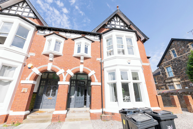 Exterior & Views, Spacious Apartments with Private Parking, Cardiff