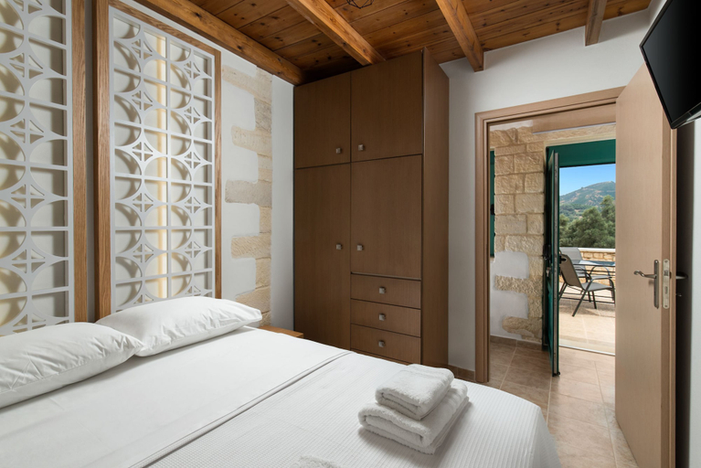 Bedroom 3, Villa Piedra, Crete