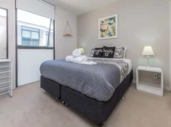 Bedroom, Wynyard Viaduct Harbour 2BR+Parking: Zodiak Stays, Waitakere