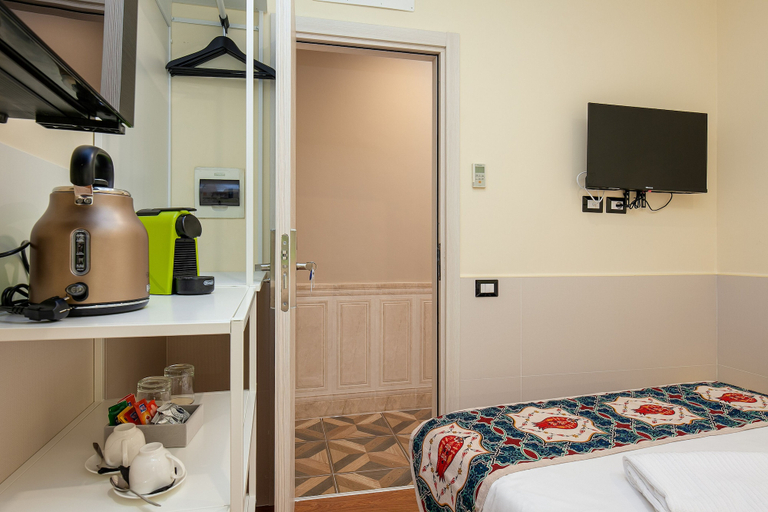 Bedroom 4, Habitat Monti Rooms, Rome