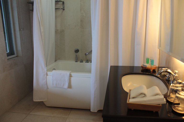 Bathroom 3, Villa Ibarra, Tagaytay City