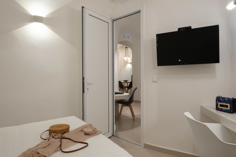 Bedroom 5, Santoterra Antigua Suites, South Aegean