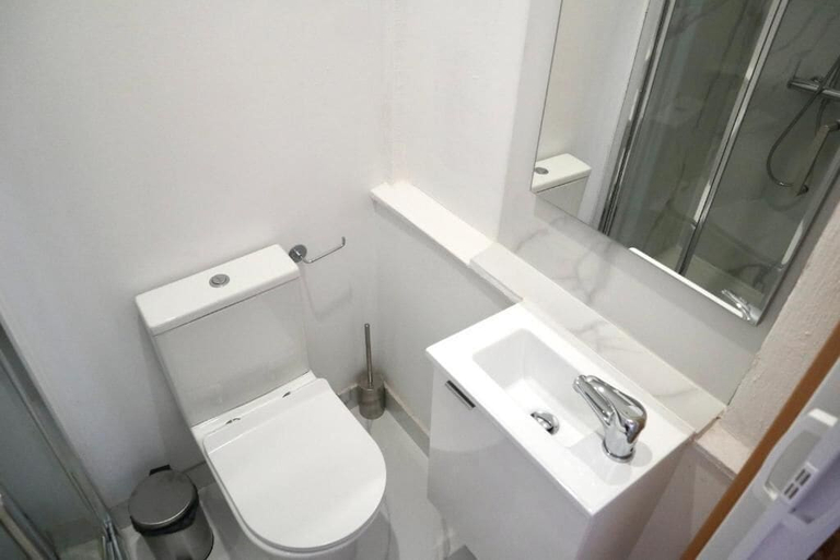 Bathroom 4, Amadora Boutique Hostel, Amadora