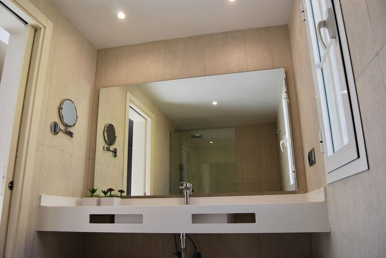 Bathroom 5, Broncemar Beach, Las Palmas