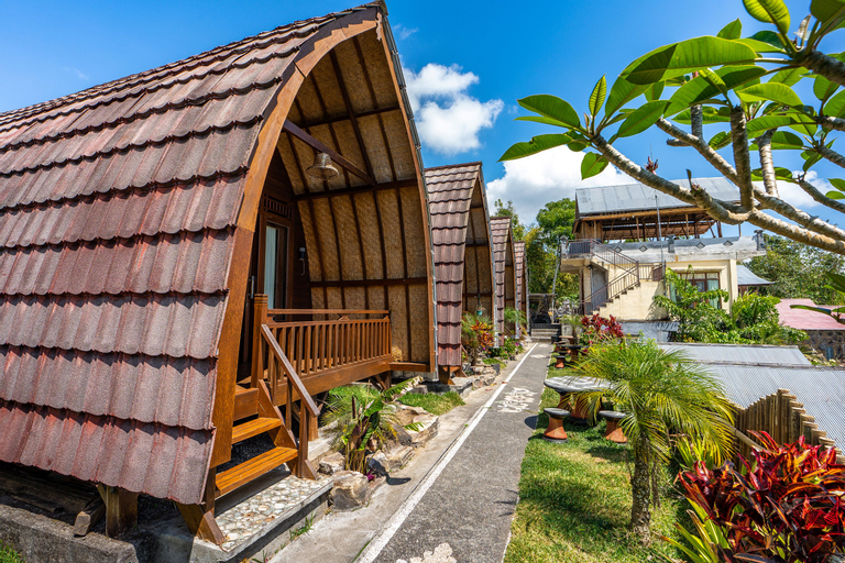 Exterior & Views 28