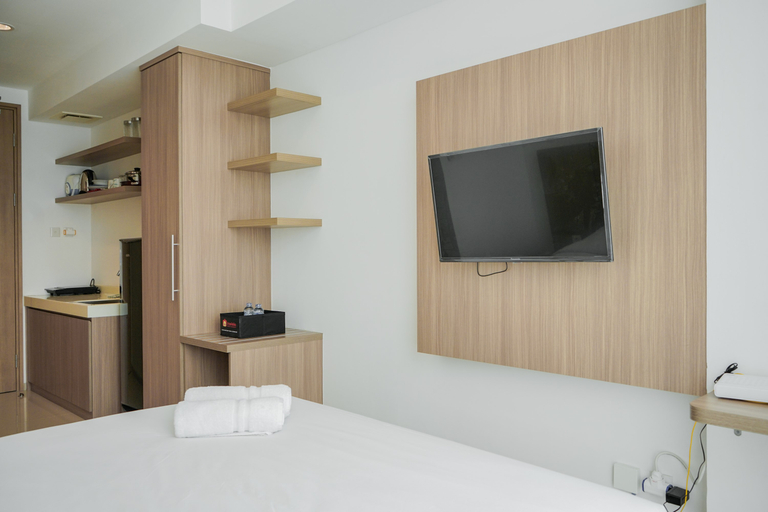 Bedroom 3, Fabulous Studio Apartment at Tree Park City Cikokol By Travelio, Tangerang
