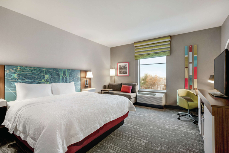 Bedroom 2, Hampton Inn Brooklyn Park, Hennepin