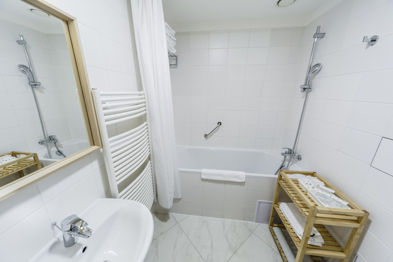 Bathroom 4, Archibald City, Praha 1