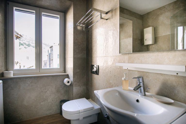 Bathroom 4, Panorama Old Town apartment by DuHomes, Dubrovnik
