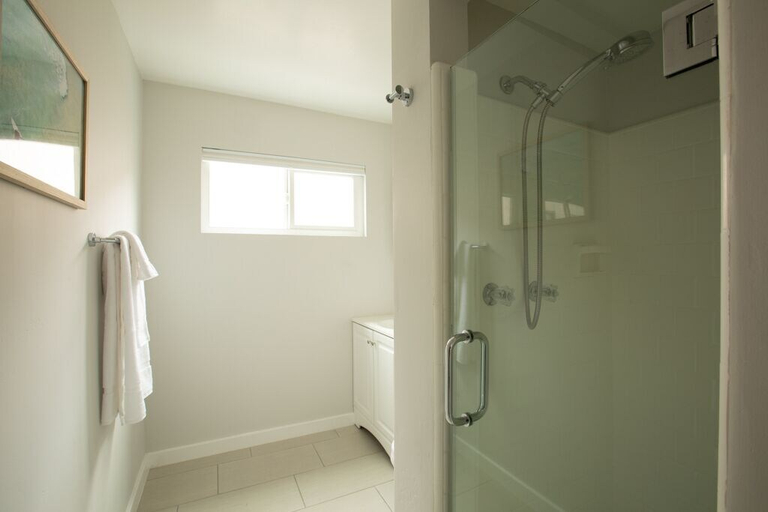 Bathroom 2, Hamilton House by AvantStay, San Diego