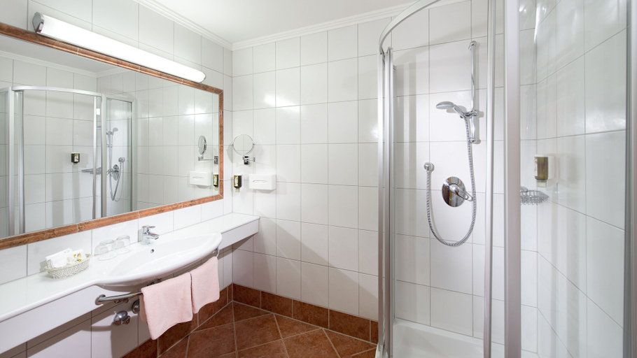 Bathroom 4, Hotel Zehnerkar & Hotel Obertauern, Sankt Johann im Pongau