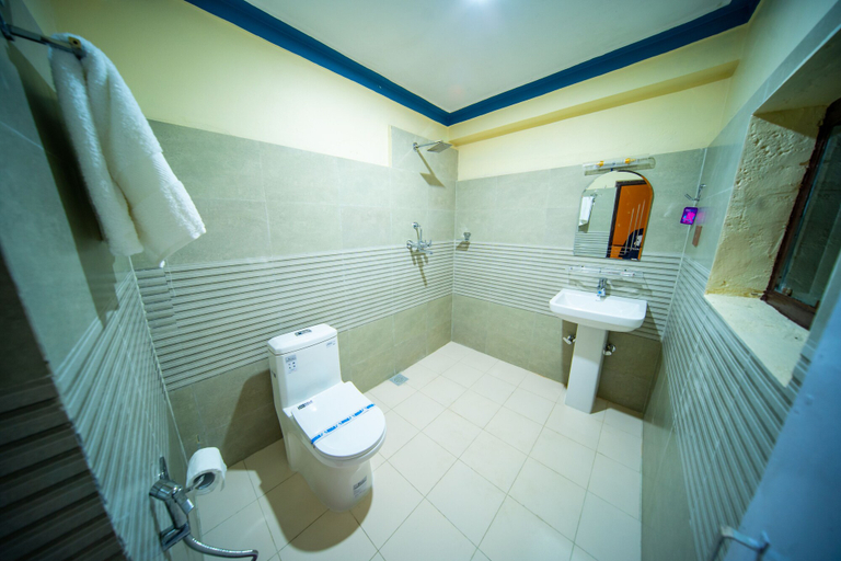 Bathroom 4, Dharma Backpackers, Gandaki