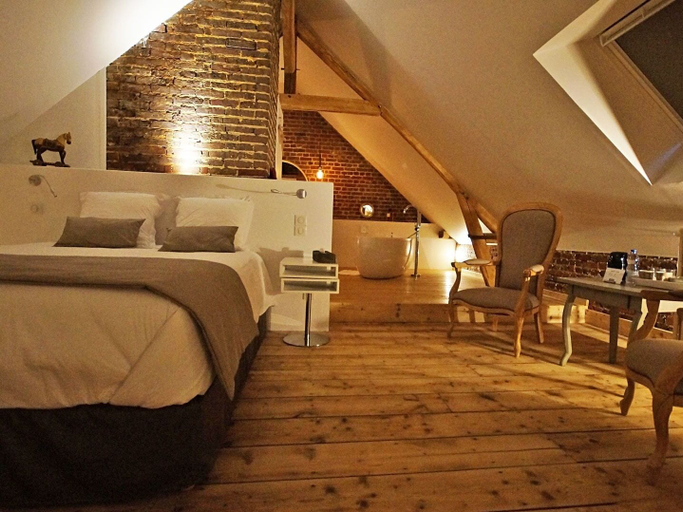 Bedroom 5, La Salamandre, Oise