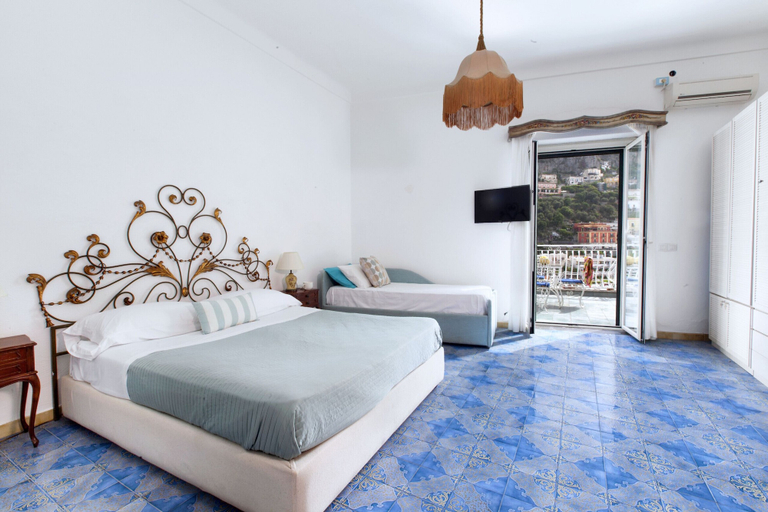 Bedroom 2, Estate4home - La Casa del Maresciallo, Salerno