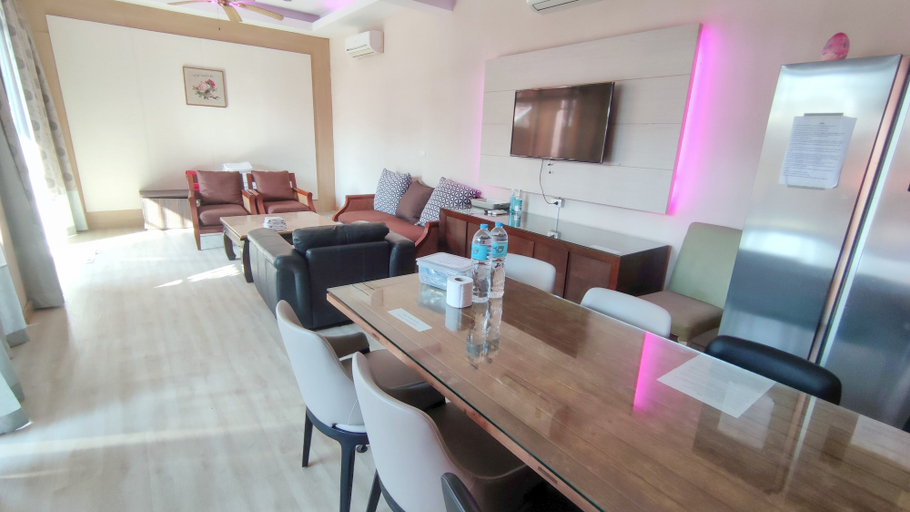 Food & Drinks, Pratamnak villa, Pattaya