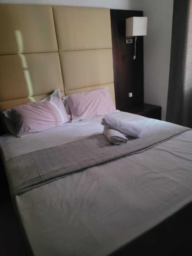 Others 2, Guest House La Plaza, Ingombota