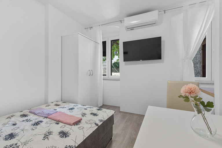 Bedroom 2, Pomerio apartments, Rijeka