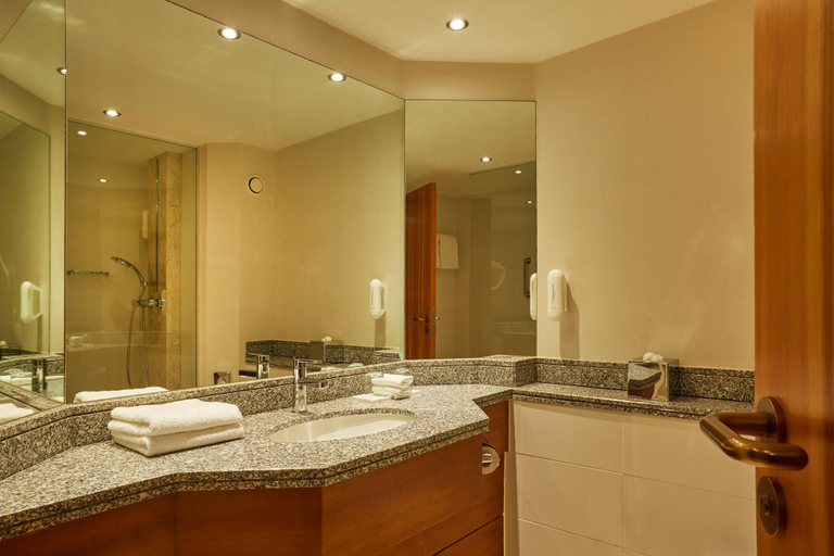 Bathroom 5, H4 Hotel Hannover Messe, Region Hannover