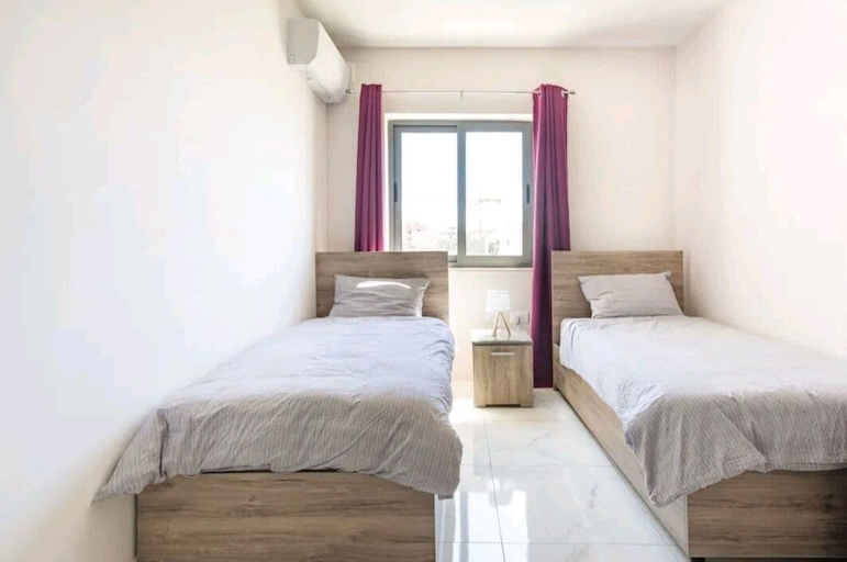 Bedroom 2, Stylish 3bed Penthouse Close to the Blue Grotto