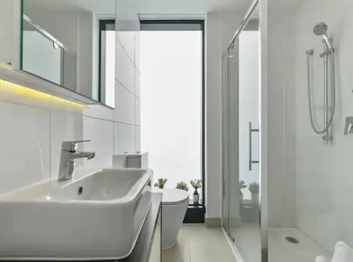 Bathroom, Sun Kissed Apartment With Panoramic Views, Waitakere