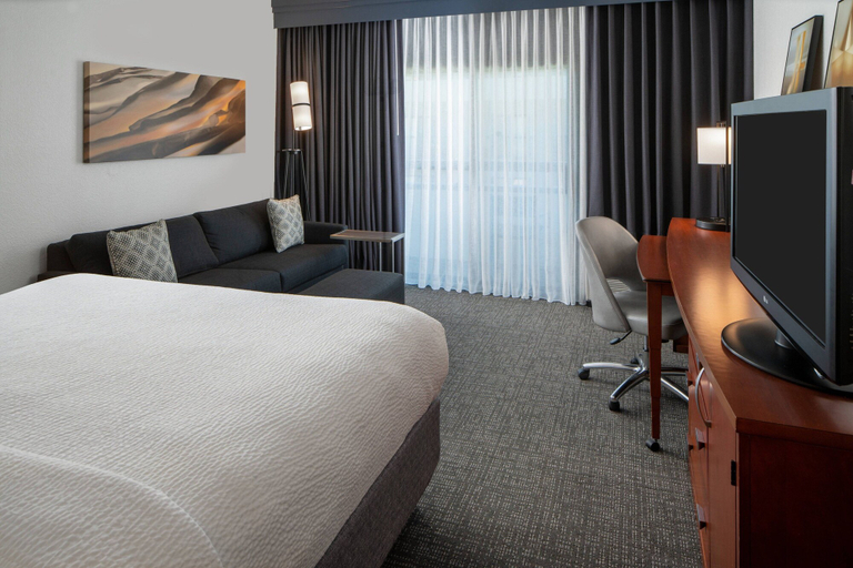 Bedroom 3, Courtyard by Marriott Memphis East/Park Avenue, Shelby