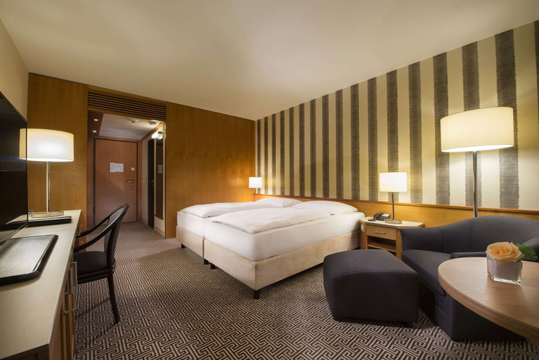 Bedroom 2, Maritim Hotel Stuttgart, Stuttgart