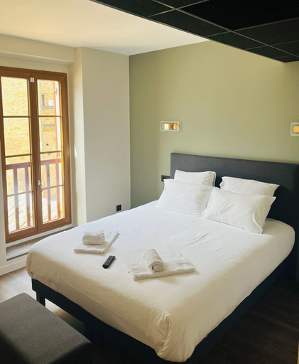 Bedroom 2, Hotel du Chateau, Dordogne