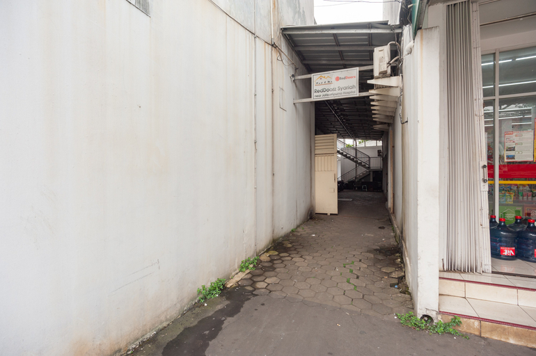 Others 4, RedDoorz Syariah near Jatisampurna Hospital, Bekasi
