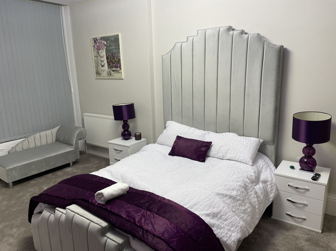 Bedroom 2, 1 Bed Flat - Sleeps 2 - Hot Tub - Parking - Wifi, Bradford
