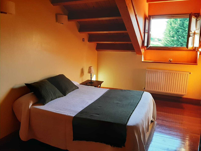 Bedroom 2, El Rexacu, Asturias