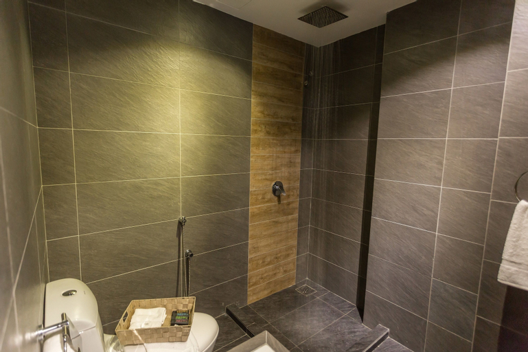 Bathroom 4