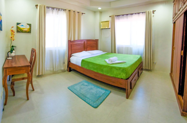 Bedroom 2, Crystal Shore Beach Resort powered by Cocotel, Morong